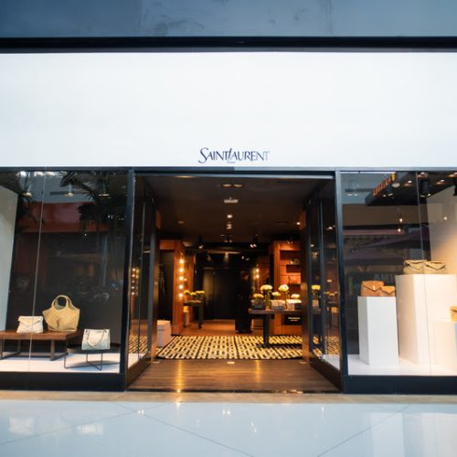 Iguatemi Ribeirão Preto recebe sua 2ª edição da pop-upda grife Yves Saint Laurent