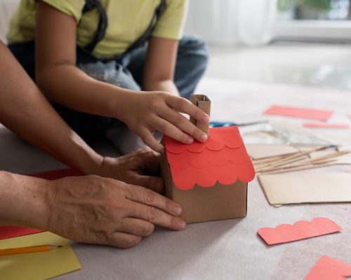 Férias escolares: como estimular o brincar e reduzir o tempo de telas