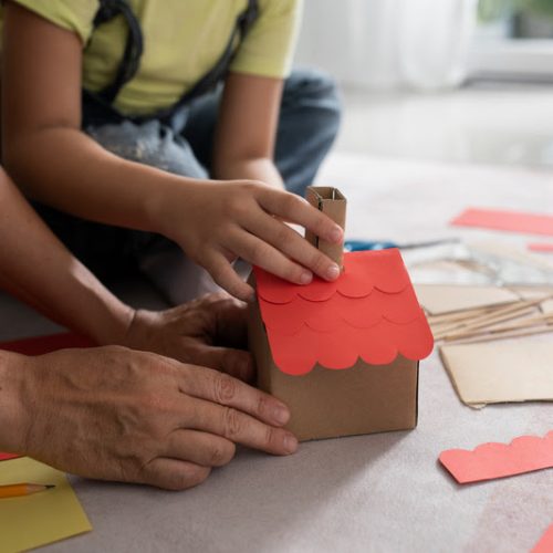 Férias escolares: como estimular o brincar e reduzir o tempo de telas