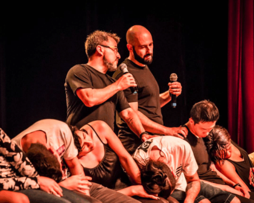POW Festival 2025 recebe espetáculo de hipnose cômica ‘Magicamente’