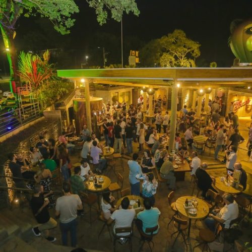 Samba do Urso 6.0 agita a Toca do Urso com open bar e samba ao vivo