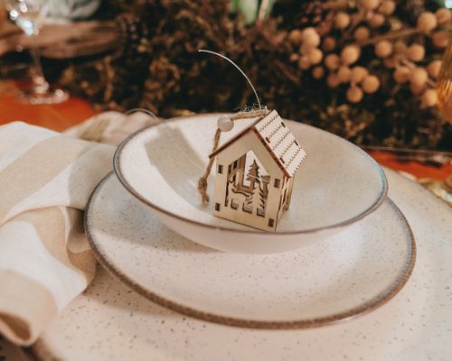 Criatividade e inspirações de Natal marcam a nova edição do projeto “Mesas Decoradas” no RibeirãoShopping