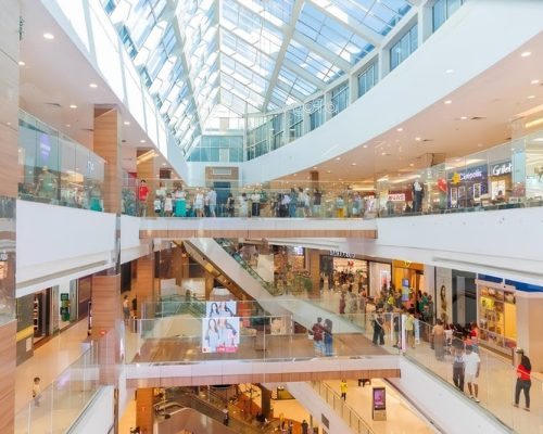 Novas coleções trazem tons solares e praticidade para a temporada de primavera