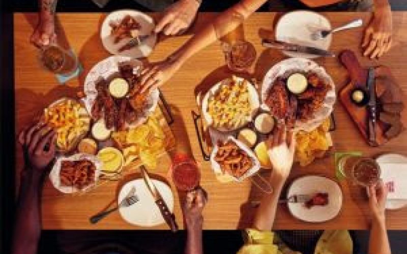 Mais tempo para curtir o rodízio do Outback? Marca amplia horário de sua icônica oferta durante a semana!