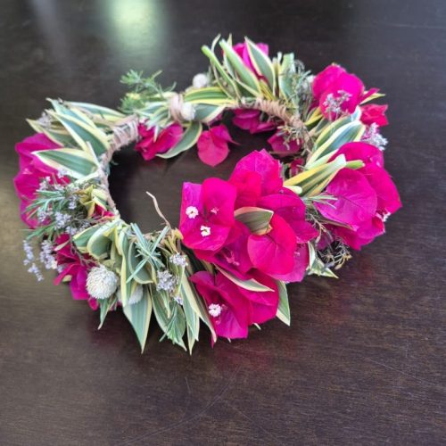 Flores, arte e conscientização no Outubro Rosa do ShoppingSantaÚrsula