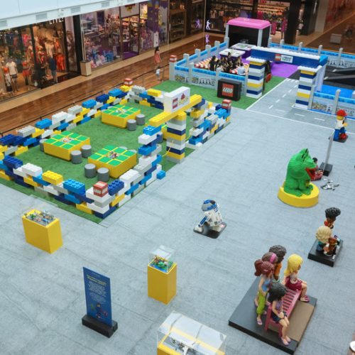 Exposição da LEGO®, cinema e parques: RibeirãoShopping oferece programação de férias com opções para todas as idades 