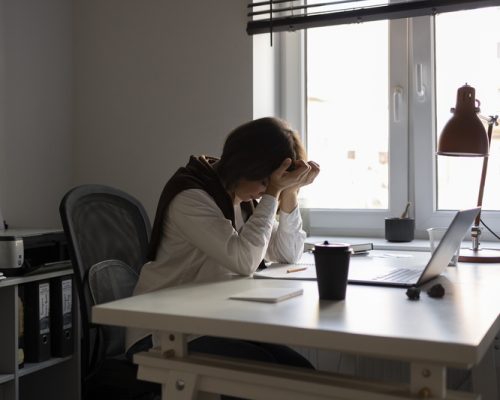 Mais de 57% dos brasileiros enfrentam dificuldades com seus superiores, segundo pesquisa